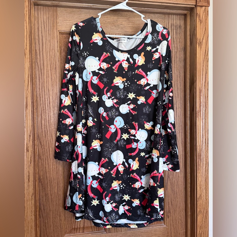 Super fun snowman dress, size large, worn once. Great for ugly sweater party